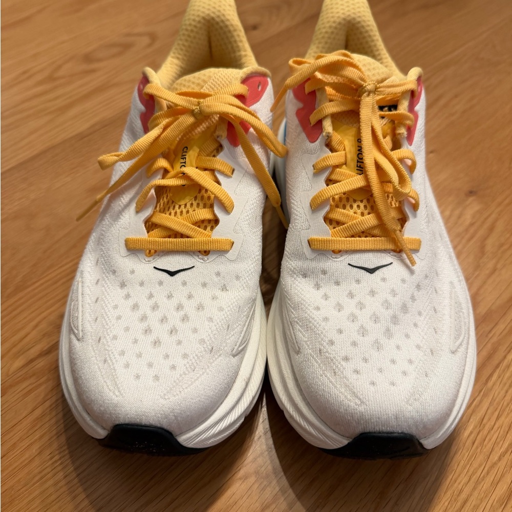 Hoka Clifton 9